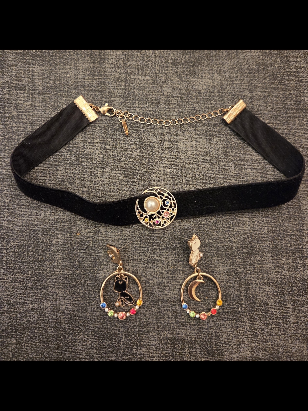 Sailor Moon Velvet Moon Pendant Choker with Luna & Artemis Earrings Set